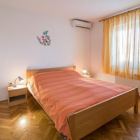 Apartments Villa Ana คิร์ก ห้อง รูปภาพ