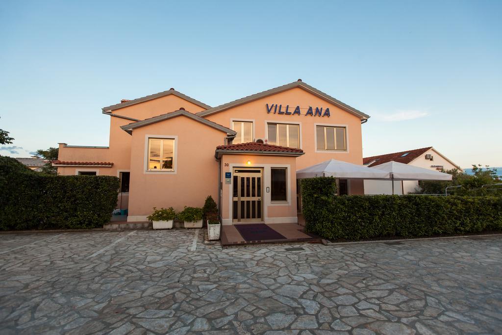 Apartments Villa Ana คิร์ก ภายนอก รูปภาพ