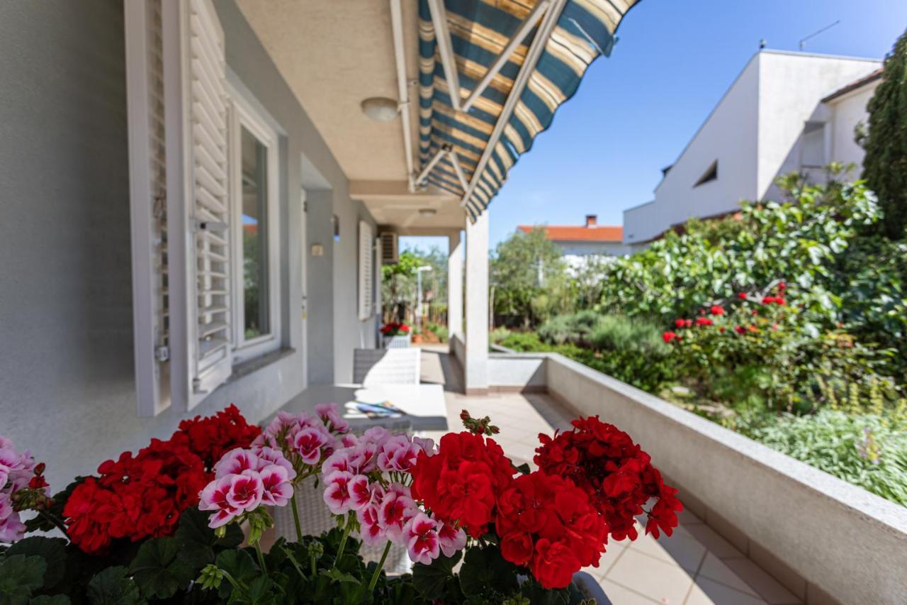 Apartments Villa Ana คิร์ก ภายนอก รูปภาพ